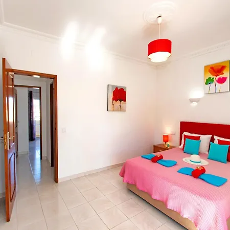 Villa In Gale Near Praia Manuel Lourenco *