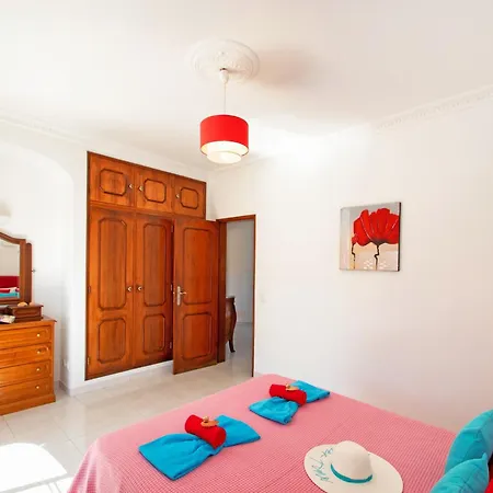 Villa In Gale Near Praia Manuel Lourenco *