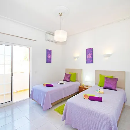 Villa In Gale Near Praia Manuel Lourenco