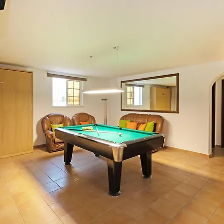 Villa In Gale Near Praia Manuel Lourenco 빌라 *