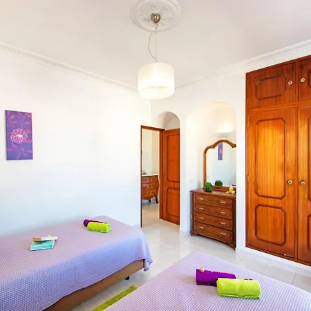 Villa In Gale Near Praia Manuel Lourenco וילה *